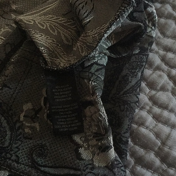 NWOT WHBM Gray and Black Fitted Top - Picture 5 of 5